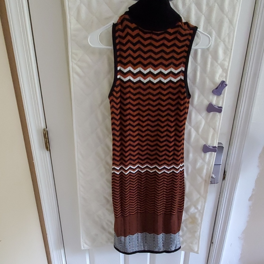 Beautiful dress - Picture 5 of 5